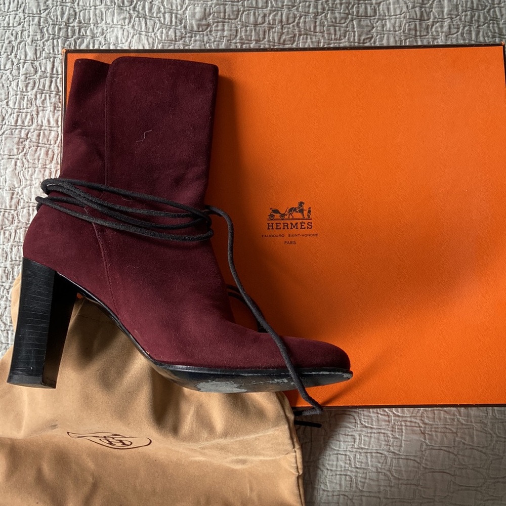 Beautiful suede Hermes ankle boot